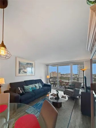 $2,250 | 525 North Ocean Boulevard, Unit 1016, Pompano Beach, FL 33062