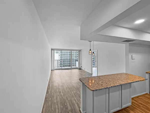 $2,250 | 525 North Ocean Boulevard, Unit 1016, Pompano Beach, FL 33062
