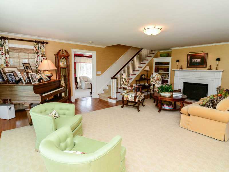 140 Adams Point Road Barrington, RI 02806 - Photo 9 of 21 Living Room.