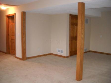 7982 Panhandle Road Southeast Heath, OH 43056 - Photo 4 of 18