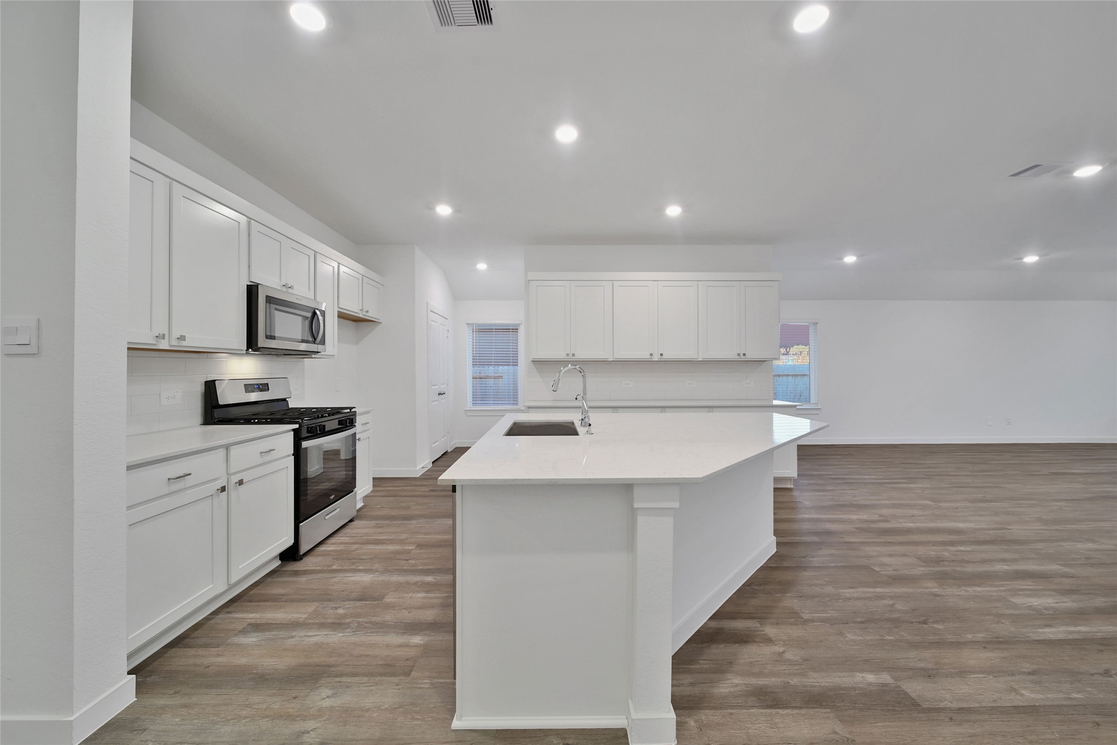 4306 Multnomah Falls Conroe, TX 77303 - Photo 11 of 46