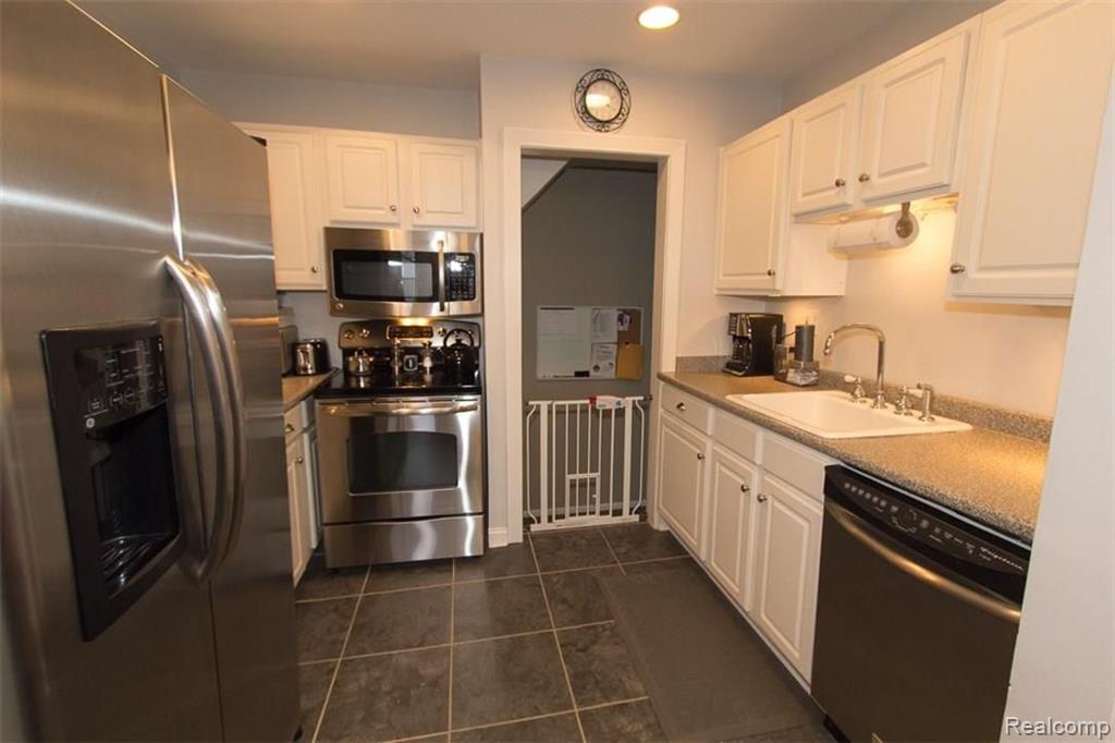 1529 Butternut Avenue Royal Oak, MI 48073 - Photo 6 of 43