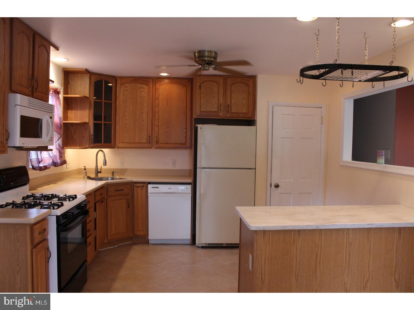 396 Parry Road Warminster, PA 18974 - Photo 11 of 24 Kitchen