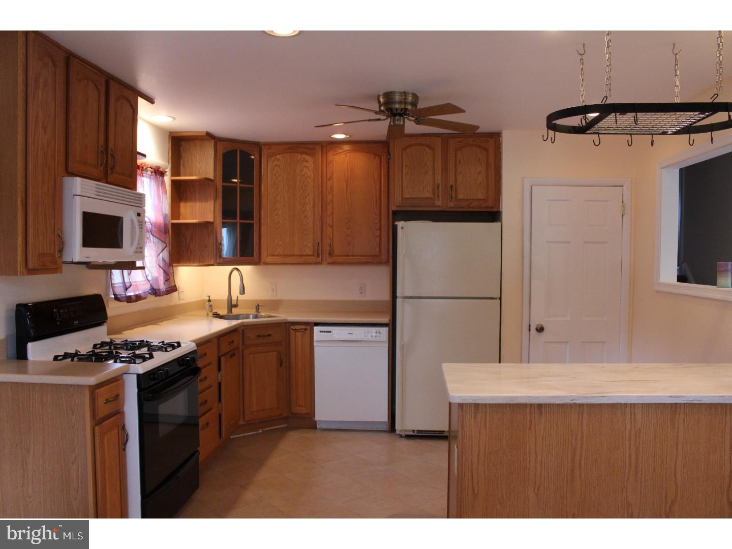 396 Parry Road Warminster, PA 18974 - Photo 13 of 24 Kitchen