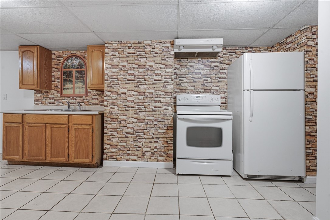 132 Potowomut Road Warwick, RI 02818 - Photo 21 of 37