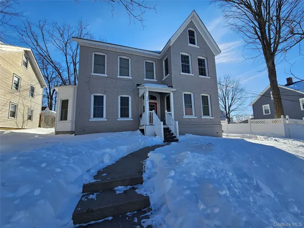 $2,000 | 139 West Main Street, Walden, NY 12586
