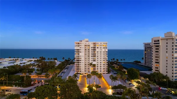 $4,000 | 5200 North Ocean Boulevard, Unit 405B, Lauderdale-by-the-Sea, FL 33308