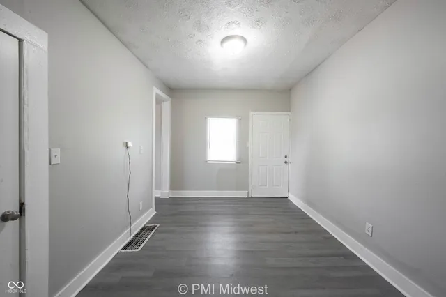 $1,399 | 445 West 29th Street, Indianapolis, IN 46208