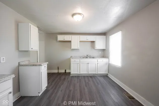 $1,399 | 445 West 29th Street, Indianapolis, IN 46208