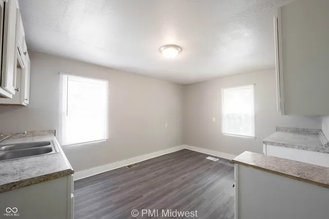 $1,399 | 445 West 29th Street, Indianapolis, IN 46208