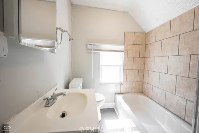 $1,399 | 445 West 29th Street, Indianapolis, IN 46208