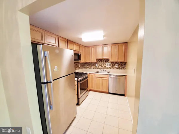 $1,950 | 10303 45th Place, Unit 202, Beltsville, MD 20705