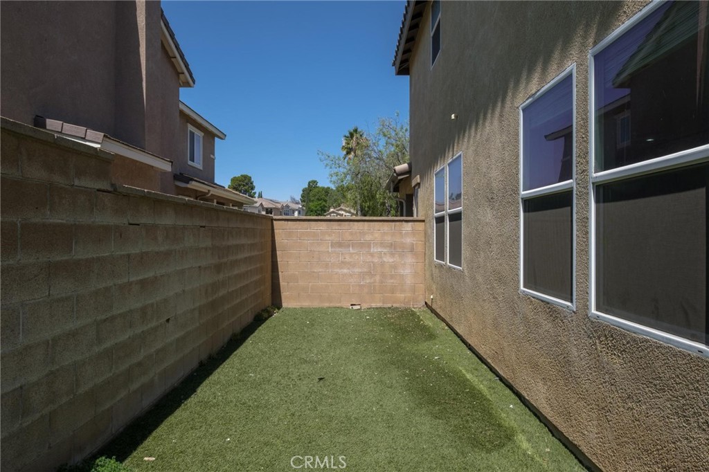 7940 Shadow Trails Lane Jurupa Valley, CA 92509 - Photo 30 of 34 a view of outdoor space and deck
