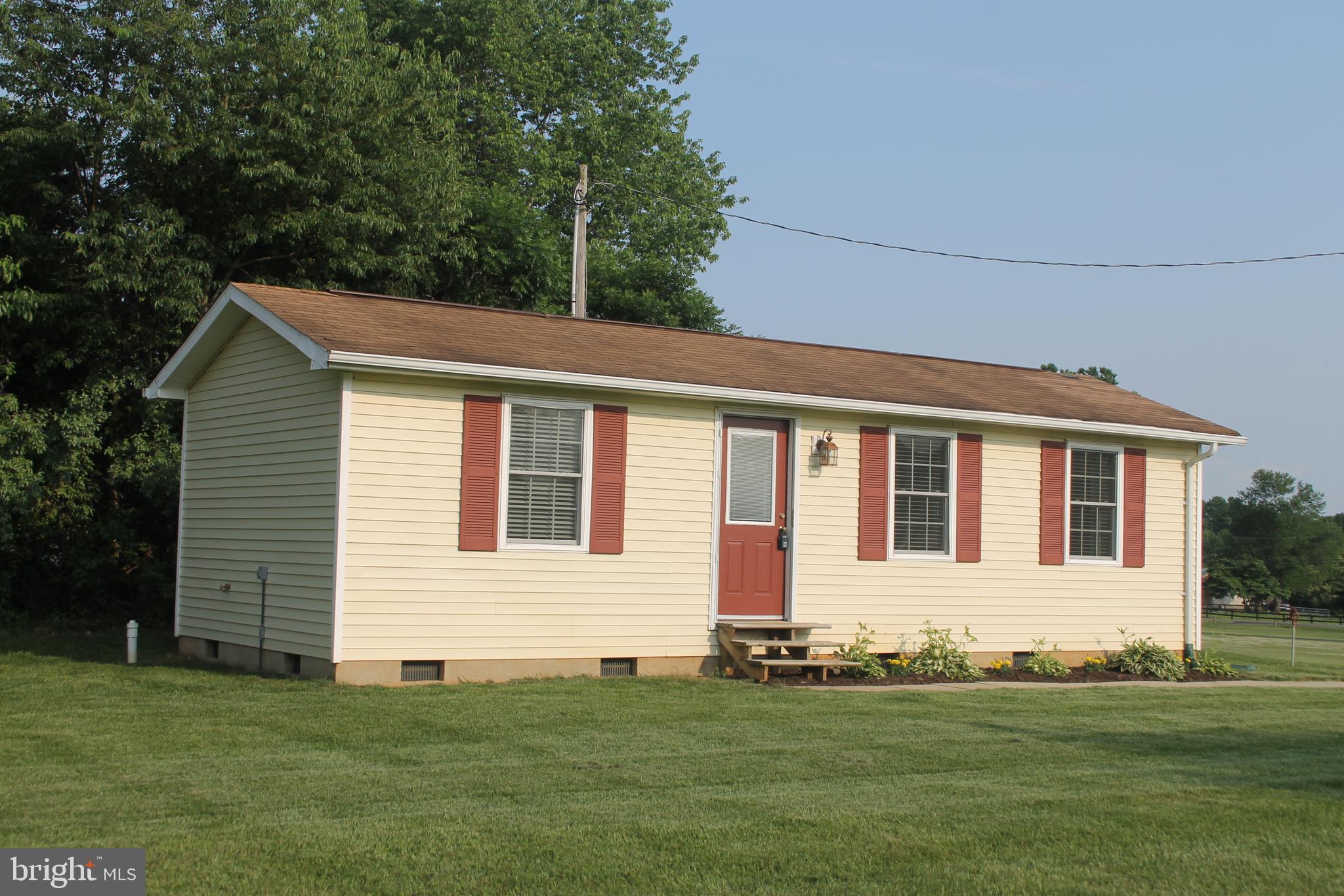 5170 Sumerduck Road Sumerduck, VA 22742 - Photo 2 of 14 Front of Home