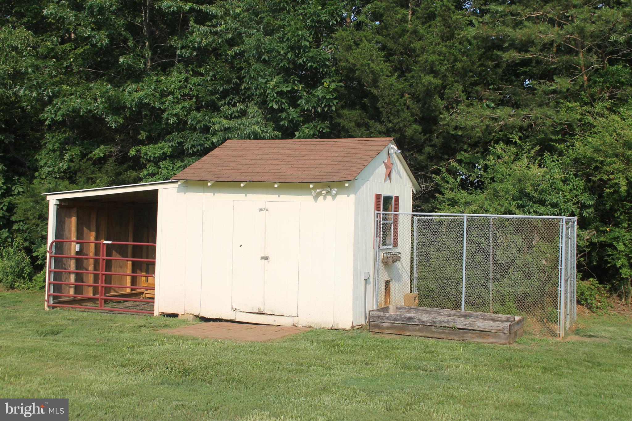 5170 Sumerduck Road Sumerduck, VA 22742 - Photo 12 of 14 Shed, Dog Run
