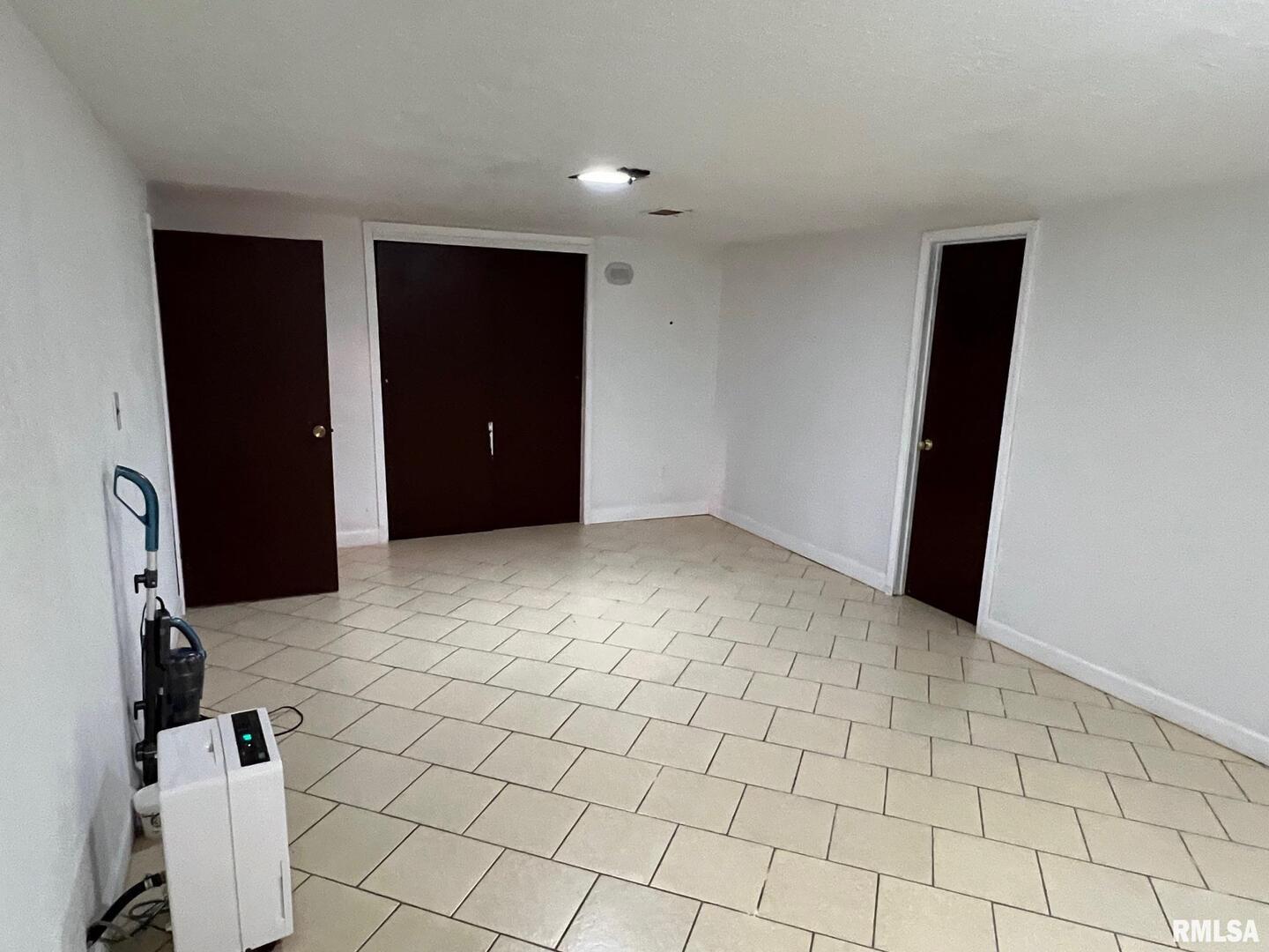 108 Andrea Court Cleveland, IL 61241 - Photo 26 of 32 a view of an empty room