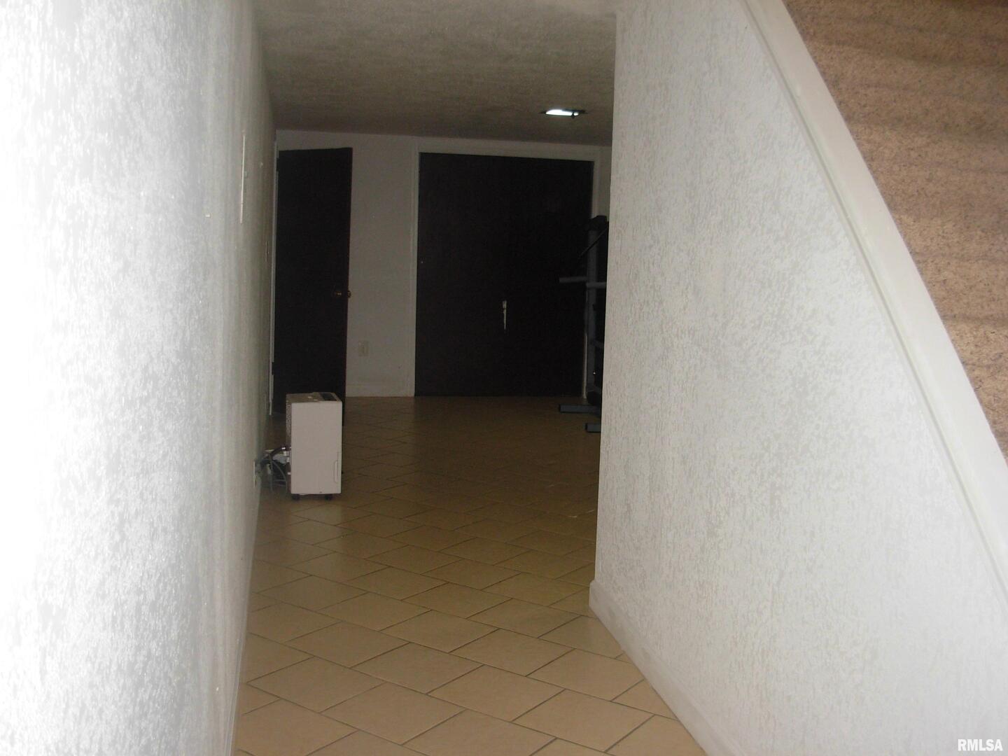 108 Andrea Court Cleveland, IL 61241 - Photo 29 of 32 a view of an empty room