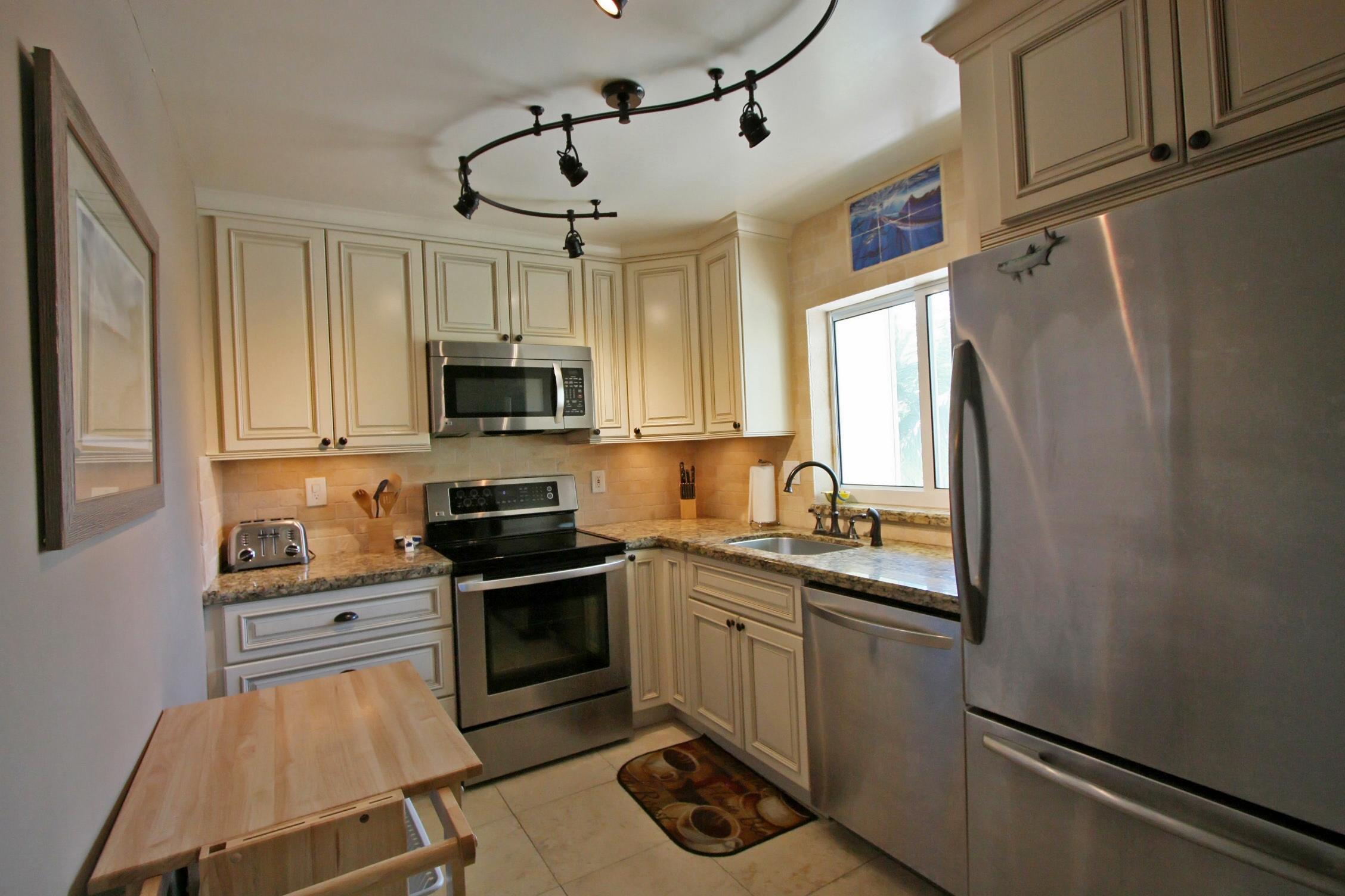 28574 Le Grand Road Summerland Key, FL 33042 - Photo 20 of 34 Kitchen 1