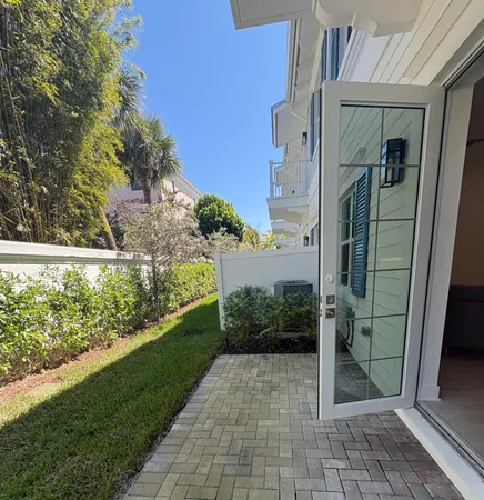 $799,900 | 109 Royal Palm Circle, Tequesta, FL 33469