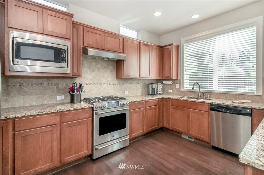 130 Hoquiam Place Southeast Renton, WA 98059 - Photo 11 of 23