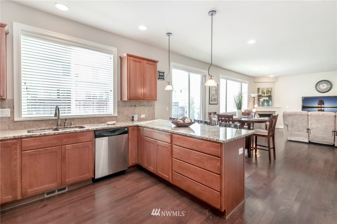 130 Hoquiam Place Southeast Renton, WA 98059 - Photo 12 of 23