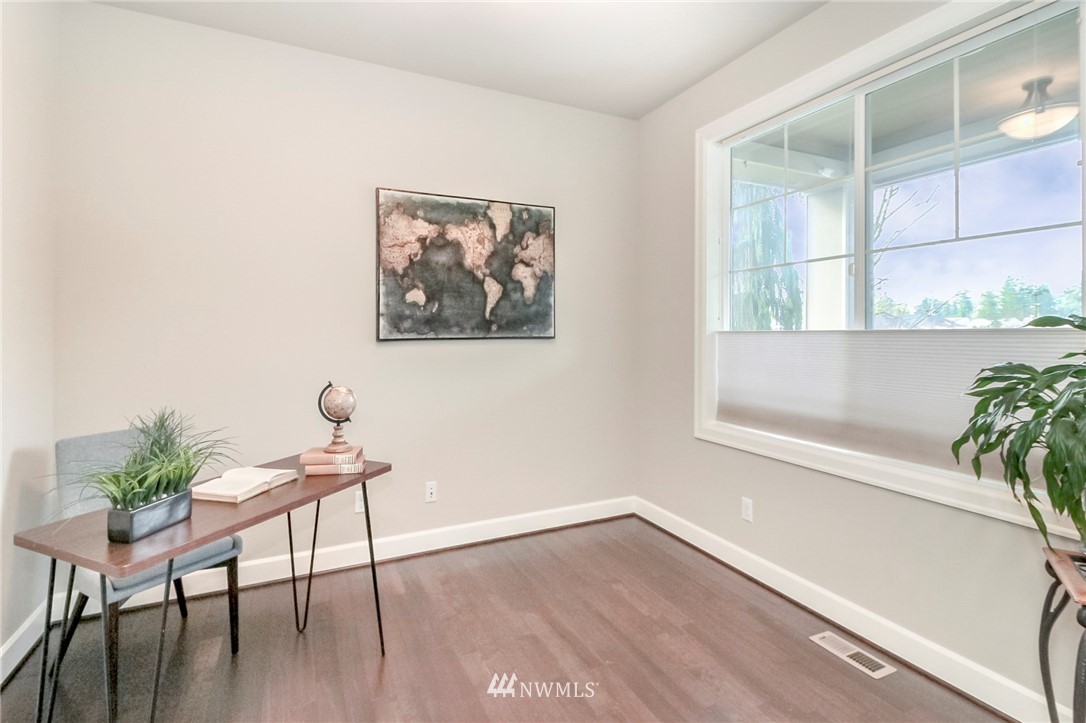 130 Hoquiam Place Southeast Renton, WA 98059 - Photo 3 of 23