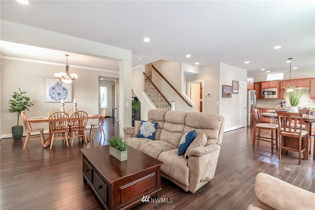 130 Hoquiam Place Southeast Renton, WA 98059 - Photo 6 of 23