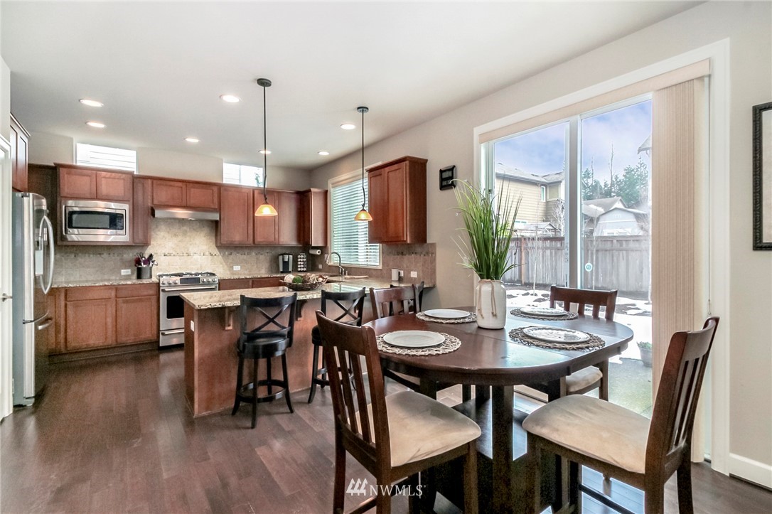 130 Hoquiam Place Southeast Renton, WA 98059 - Photo 7 of 23