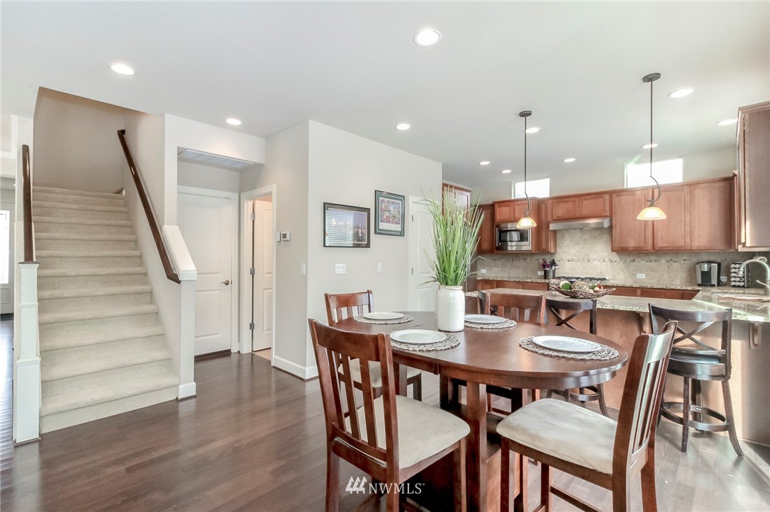 130 Hoquiam Place Southeast Renton, WA 98059 - Photo 9 of 23