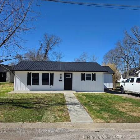 $245,000 | 504 North College Avenue, Salem, IN 47167