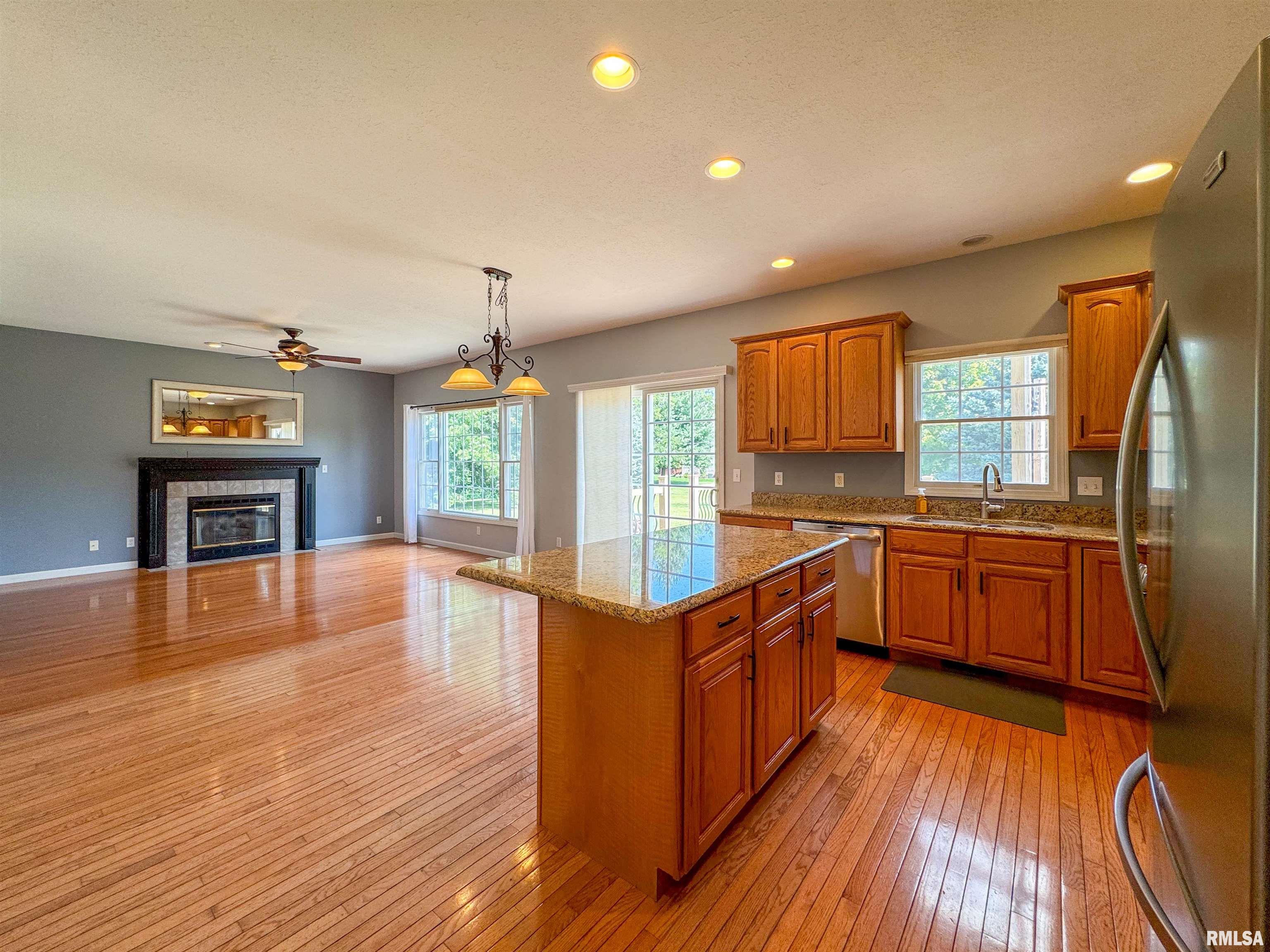 7712 West Bryce Court Mapleton, IL 61547 - Photo 10 of 52