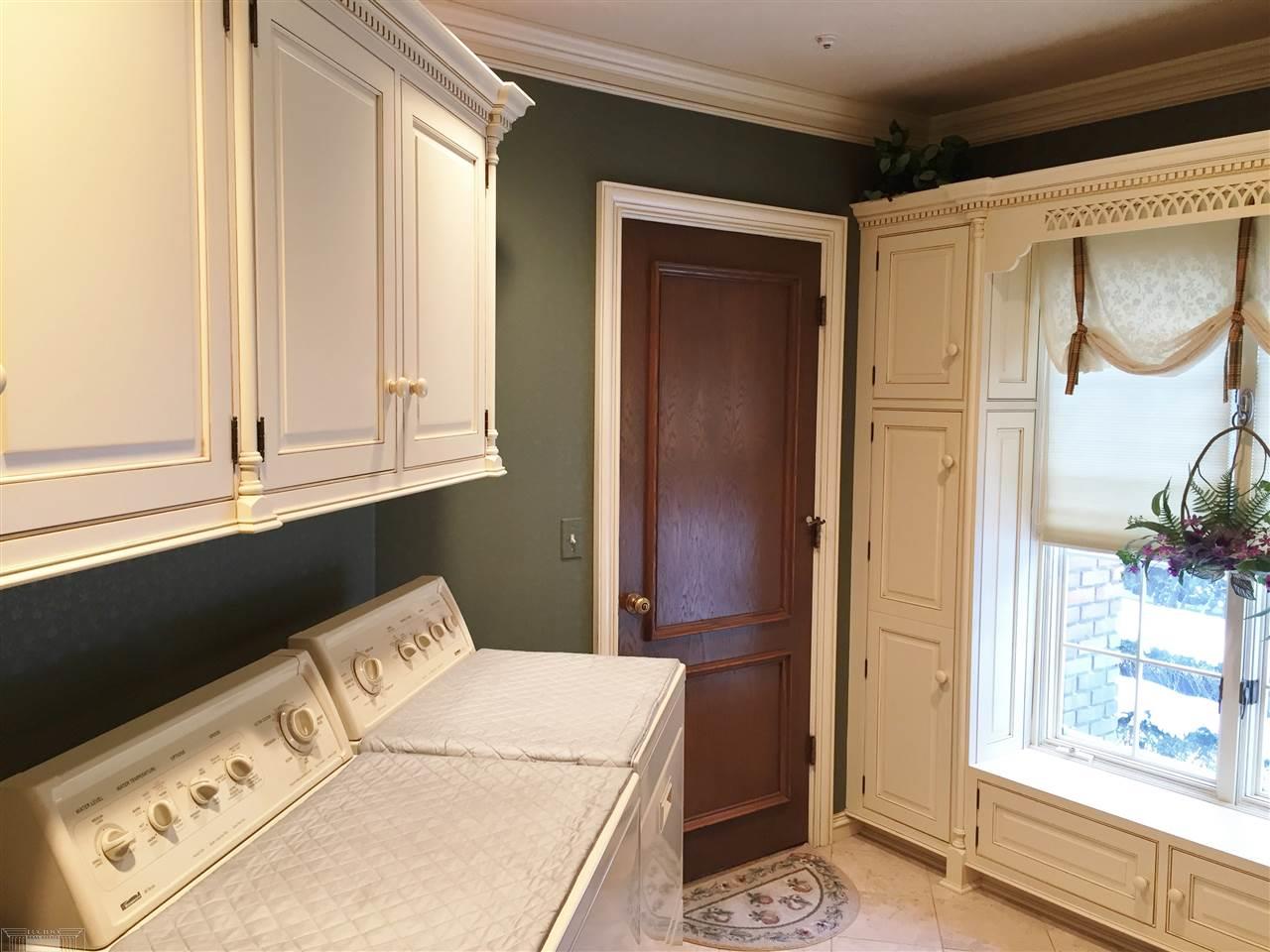 741 Shelden Road Grosse Pointe Shores, MI 48236 - Photo 23 of 52