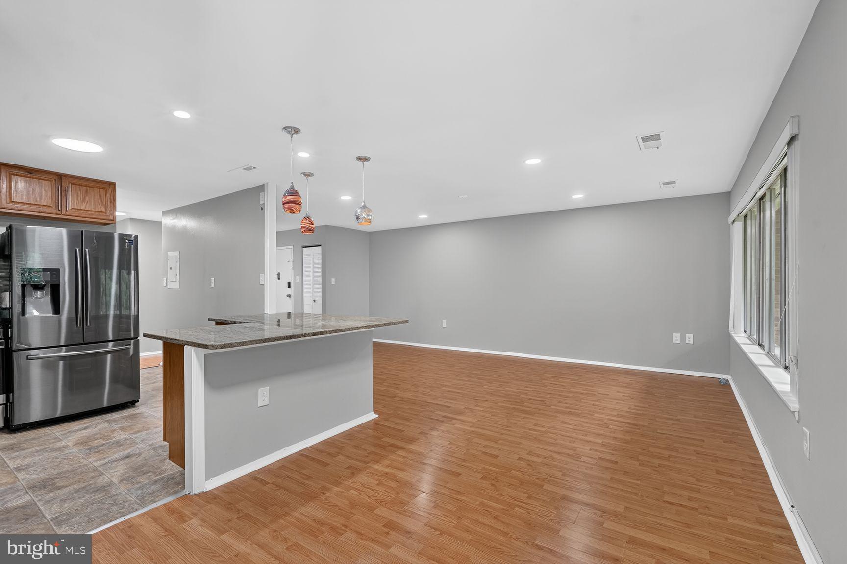 9908 Walker House Road, Unit 99086 Gaithersburg, MD 20886 - Photo 3 of 20