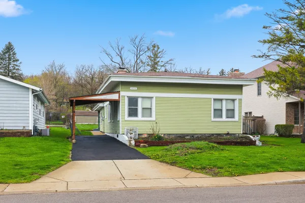 $275,000 | 1426 North Harrison Street, Algonquin, IL 60102