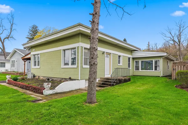 $275,000 | 1426 North Harrison Street, Algonquin, IL 60102