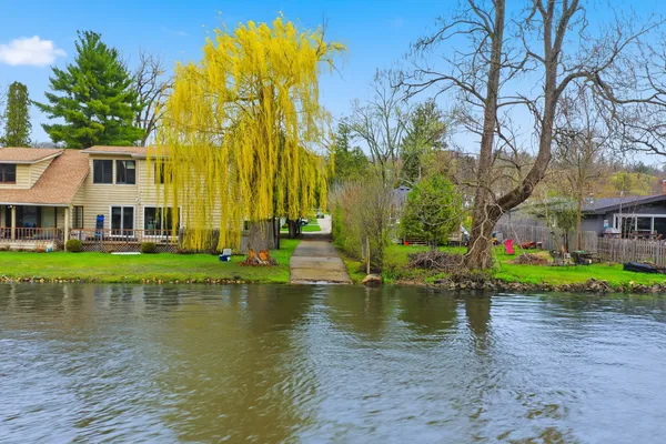 $275,000 | 1426 North Harrison Street, Algonquin, IL 60102