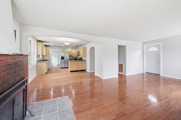 $275,000 | 1426 North Harrison Street, Algonquin, IL 60102