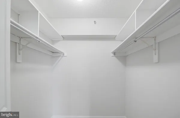 $2,600 | 3713 South George Mason Drive, Unit 316, Falls Church, VA 22041