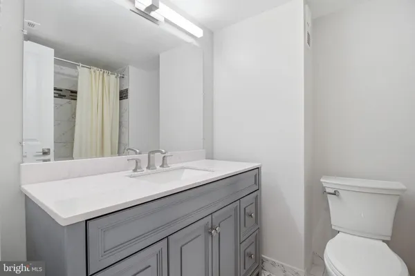 $2,600 | 3713 South George Mason Drive, Unit 316, Falls Church, VA 22041