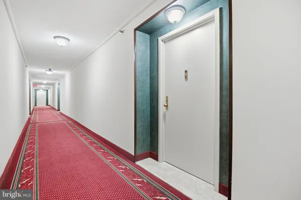 $2,600 | 3713 South George Mason Drive, Unit 316, Falls Church, VA 22041