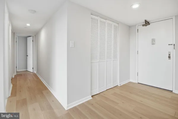 $2,600 | 3713 South George Mason Drive, Unit 316, Falls Church, VA 22041