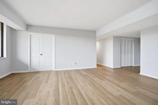 $2,600 | 3713 South George Mason Drive, Unit 316, Falls Church, VA 22041