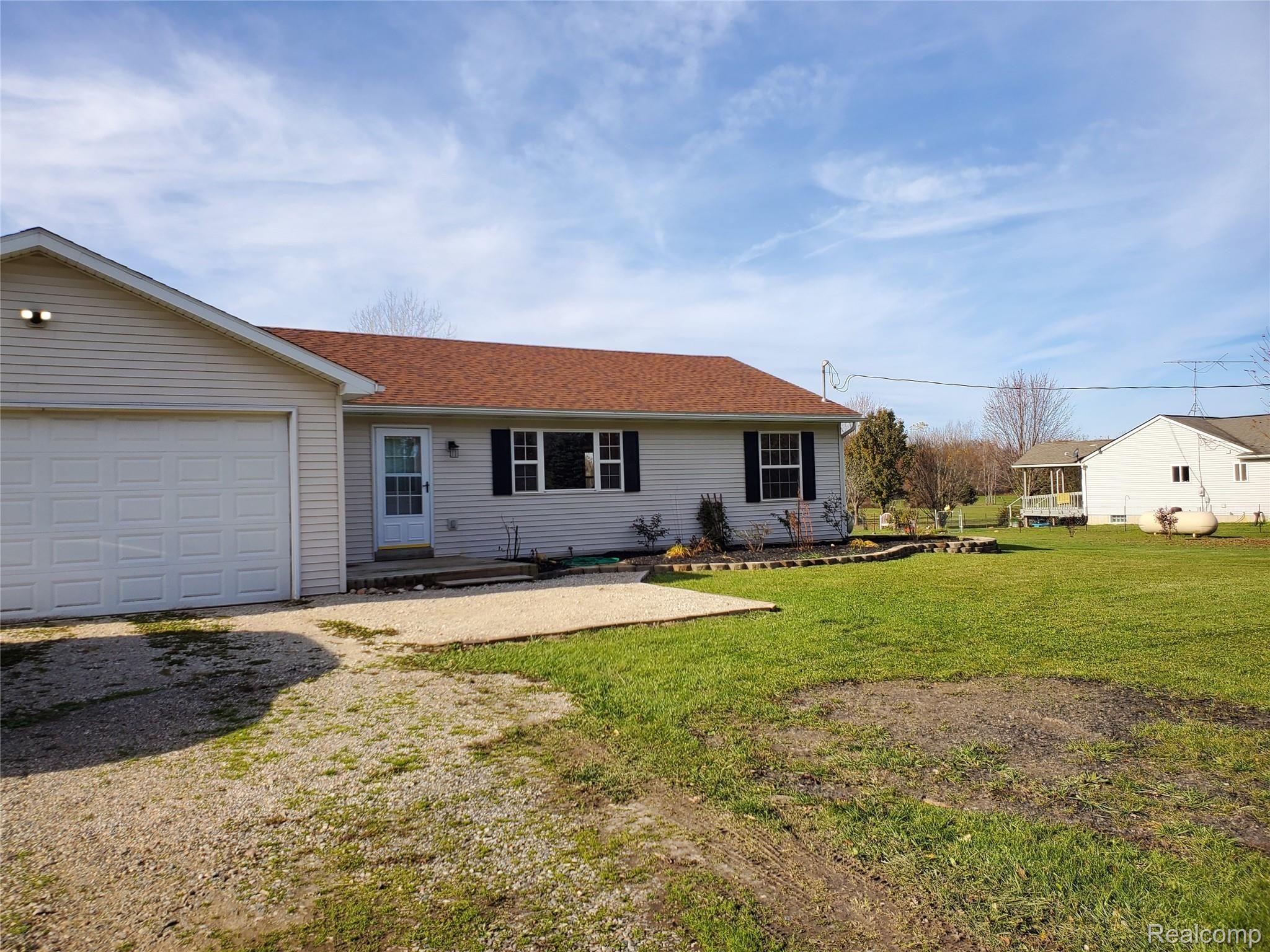 1860 South Gregory Road Fowlerville, MI 48836 - Photo 1 of 20 20211110_124555.jpg