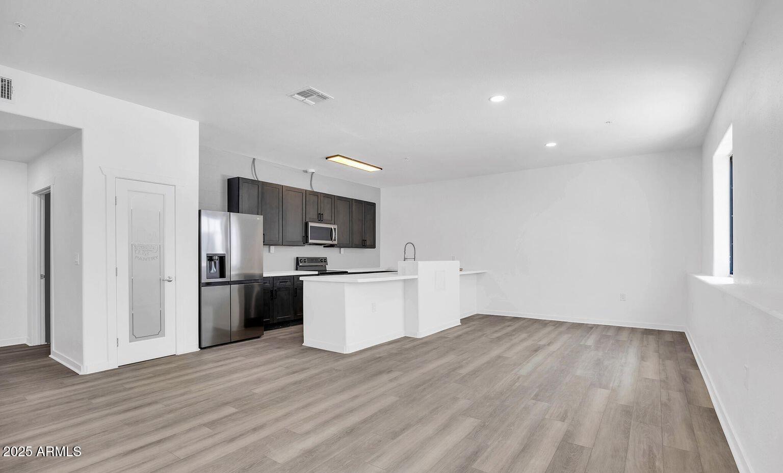 830 South Farmer Avenue Tempe, AZ 85281 - Photo 10 of 14 20230609171204353500000000-o