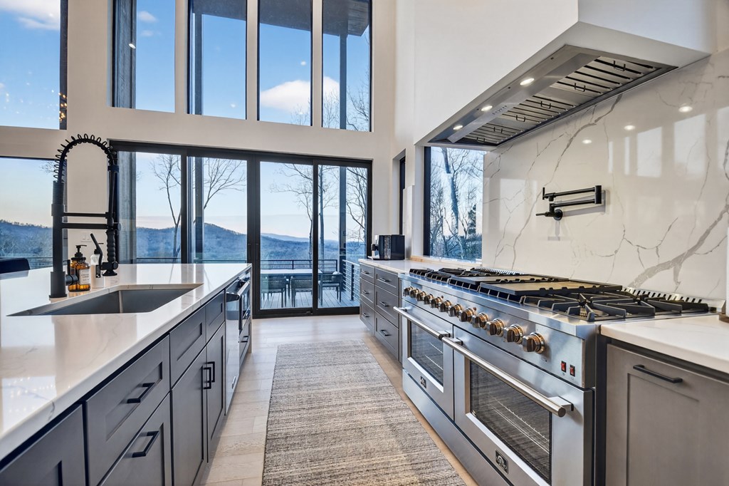 415 Green Ridge Trail Blue Ridge, GA 30513 - Photo 6 of 105