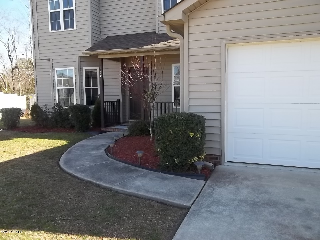 618 Fox Ridge Court Havelock, NC 28532 - Photo 4 of 34 Entry Walkway