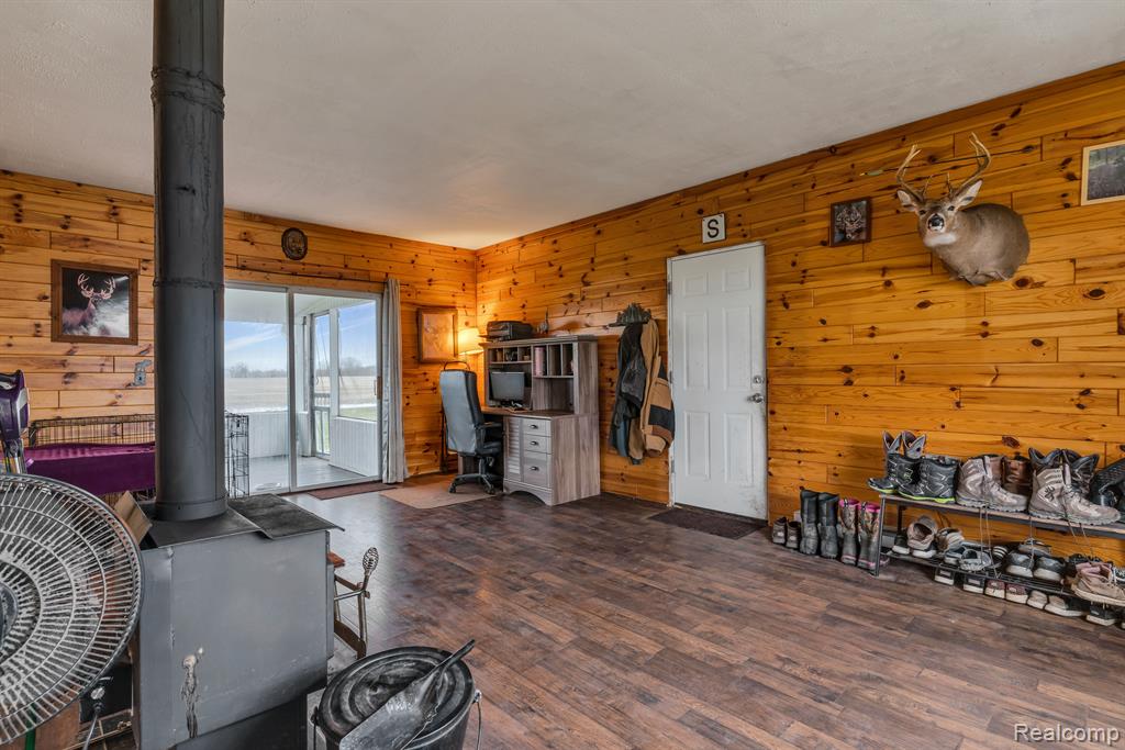 8035 Henderson Road New Lothrop, MI 48460 - Photo 14 of 29