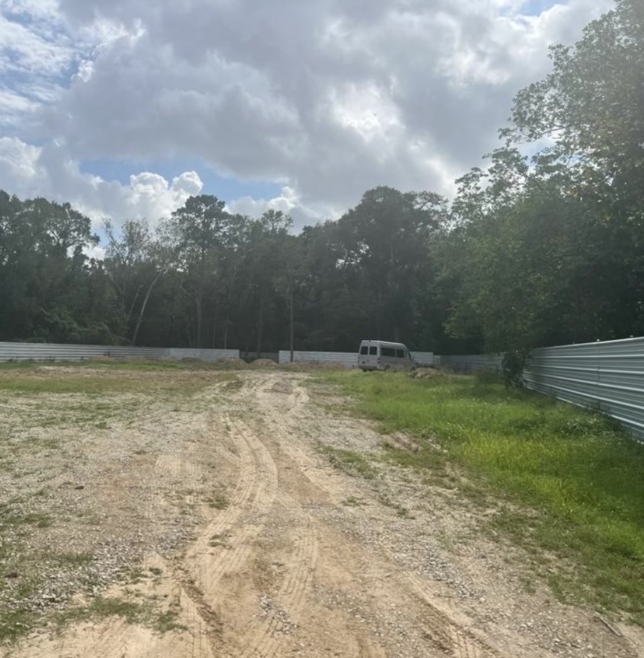 9612 Humble Westfield Road Houston, TX 77032 - Photo 3 of 9 a view of outdoor space