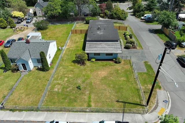 $529,950 | 3703 24th Street, Unit C, Everett, WA 98201