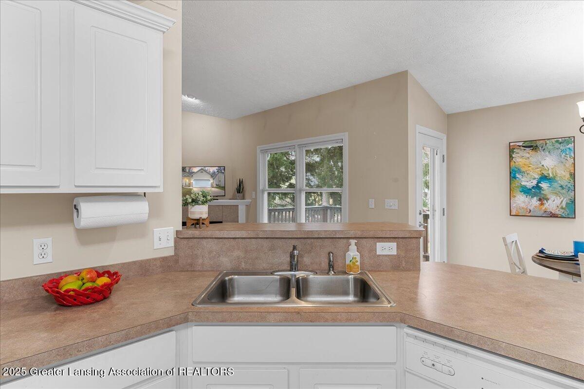 4161 Holt Road Holt, MI 48842 - Photo 14 of 25 Kitchen - S
